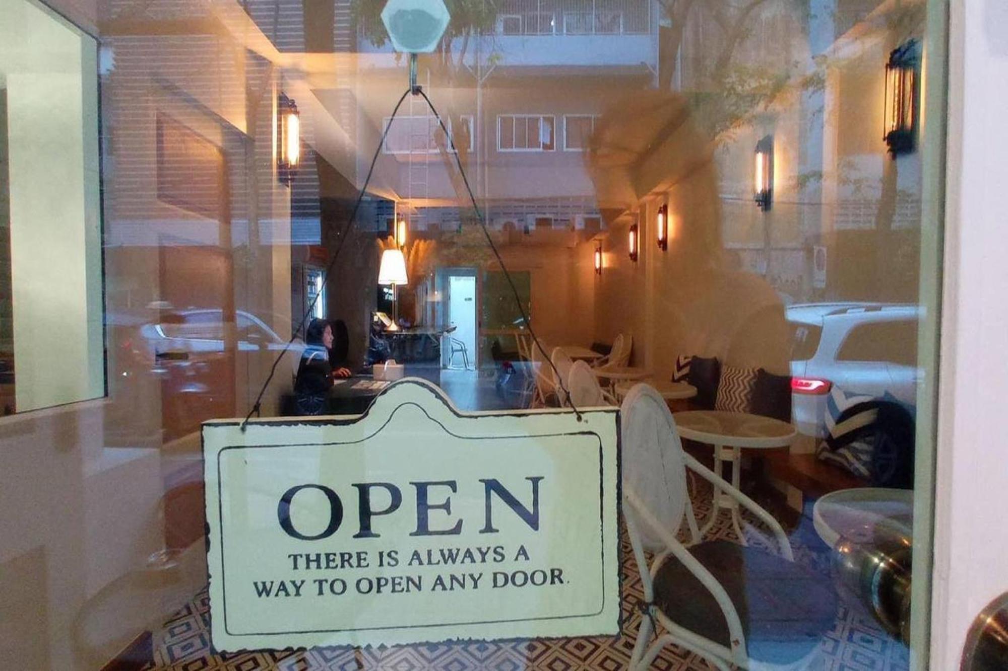 Forgotten Hostel Silom Μπανγκόκ Εξωτερικό φωτογραφία